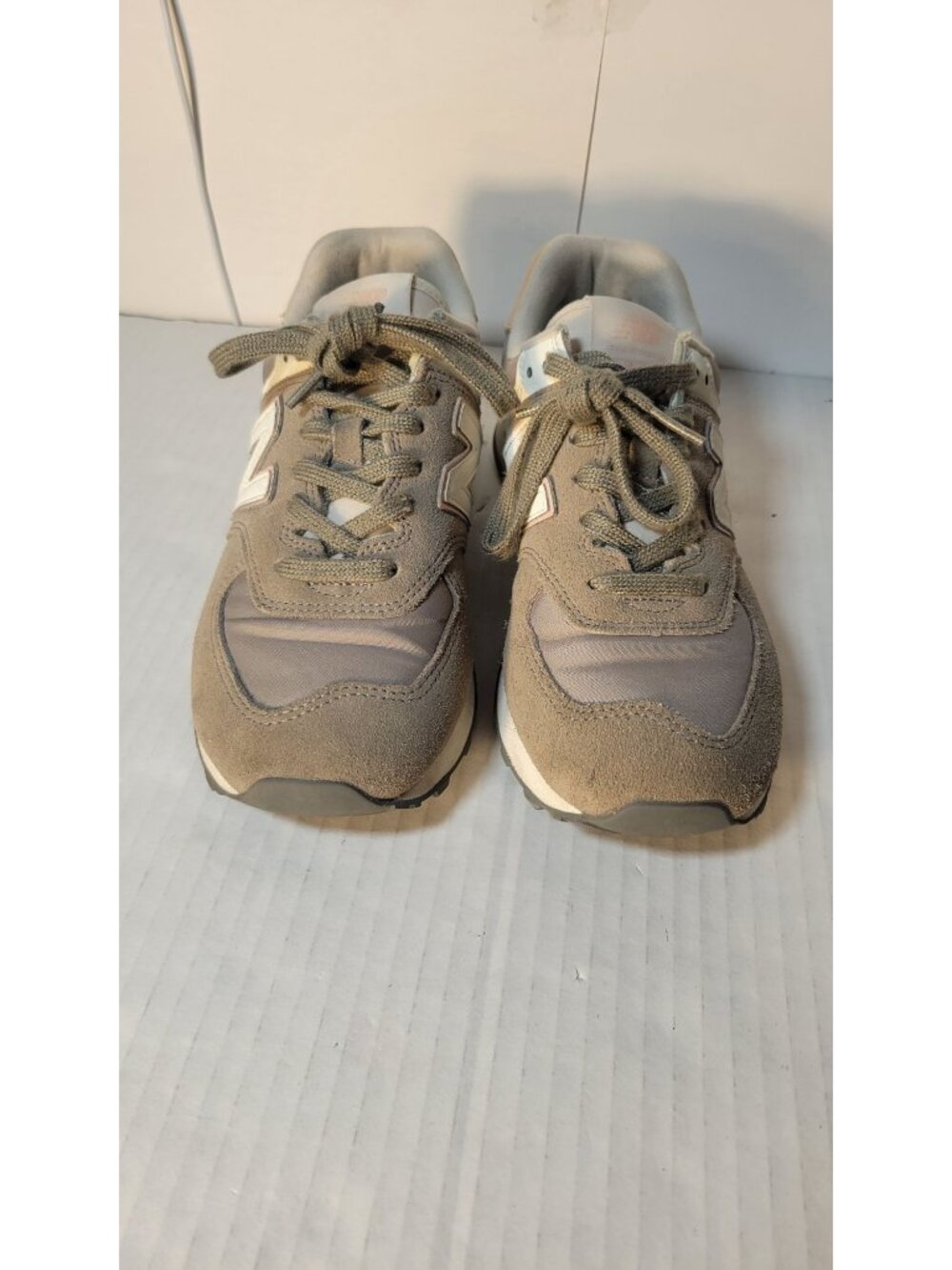 New Balance 574 Womens Sneakers Beige Suede & Mesh Lace-Up Casual Shoes Size 7.5